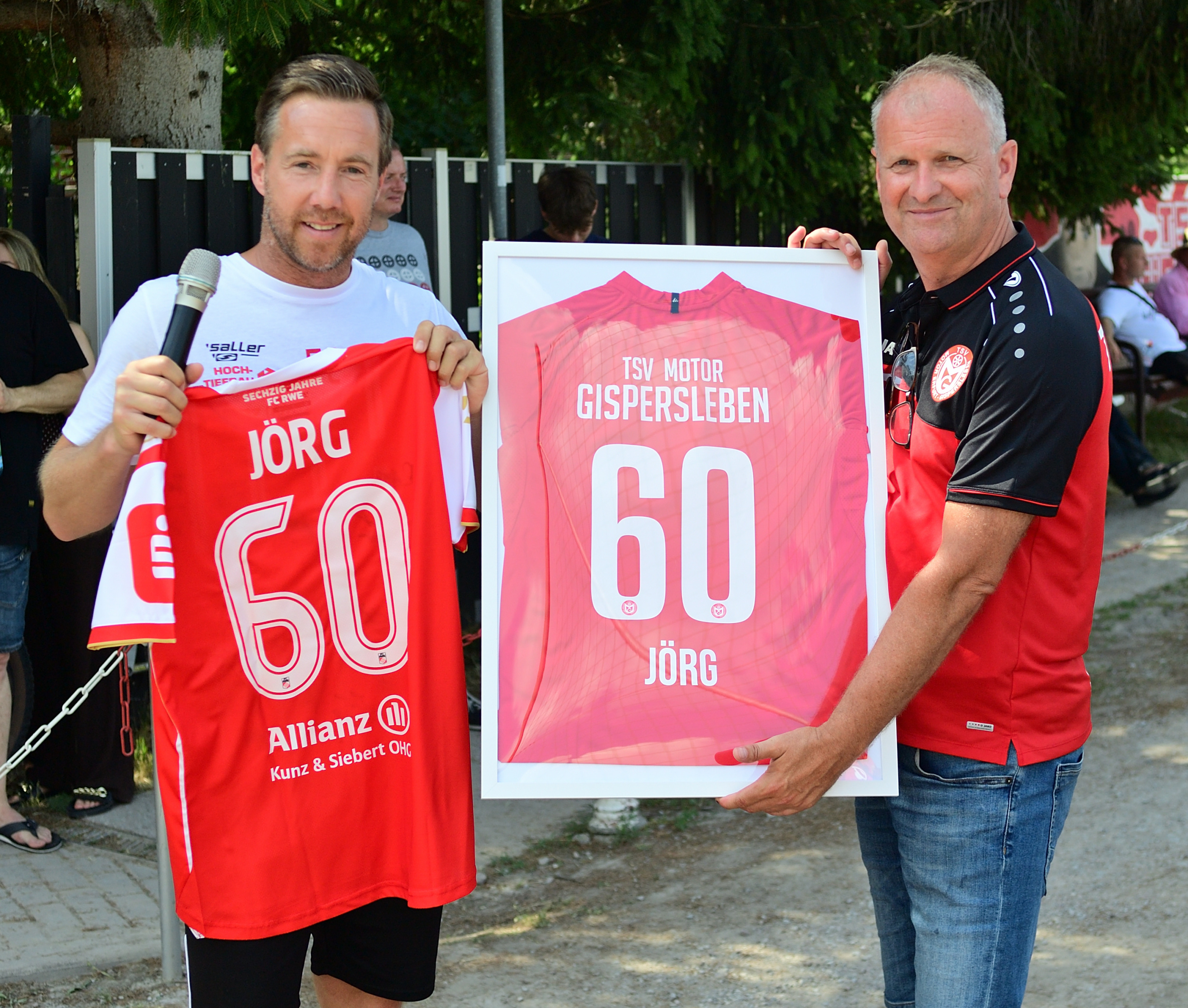 Trikotübergabe an Jörg Dräger